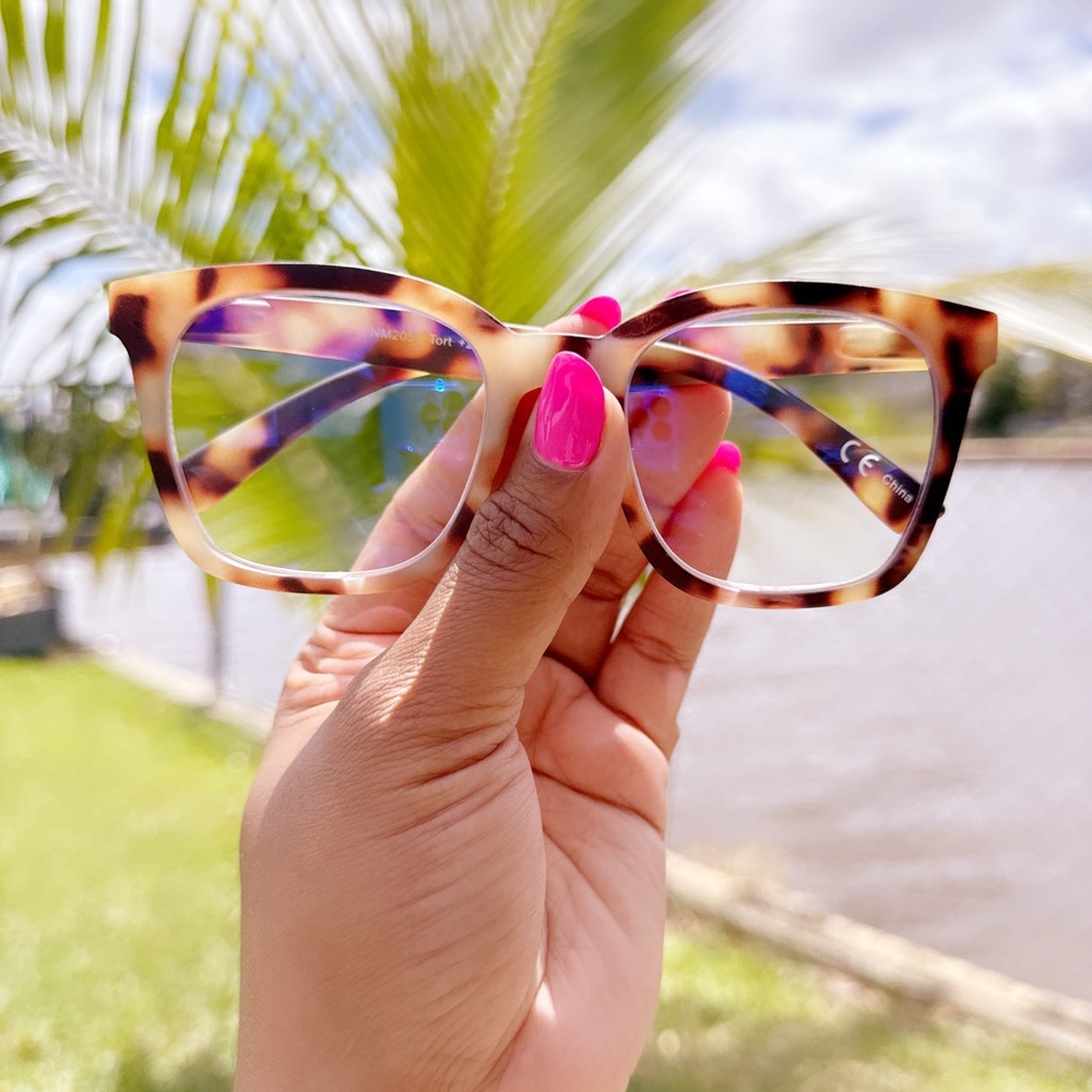 PREMIUM QUALITY
BLUE LIGHT FILTERING
READING GLASSES - Picture 1 of 2